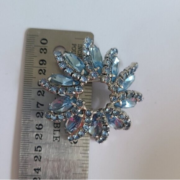Vintage Retro 50s 60s Gorgeous Silver Blue Crystal Flower Brooch Pin - Picture 6 of 6
